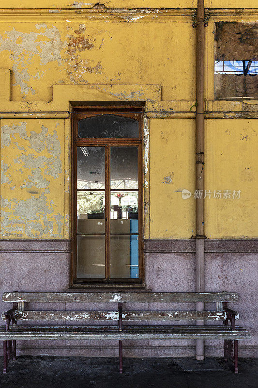 位于巴西圣保罗州坎皮纳斯市的古色古香的火车站窗口，现在是一个文化空间(Estacao Cultura